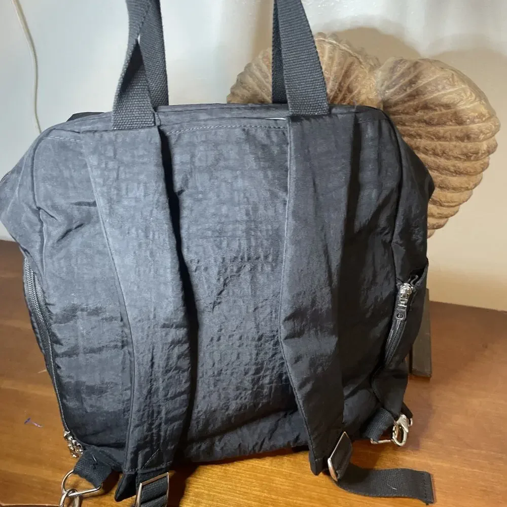 Sarah Wells Breast Pump Bag /Diaper Bag Black Convertible Backpack